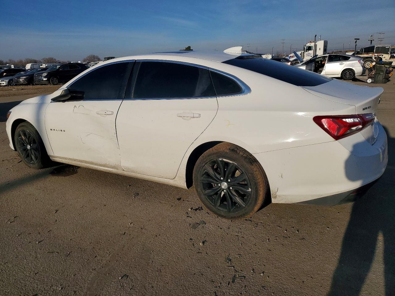 2020 CHEVROLET MALIBU LT photo 2