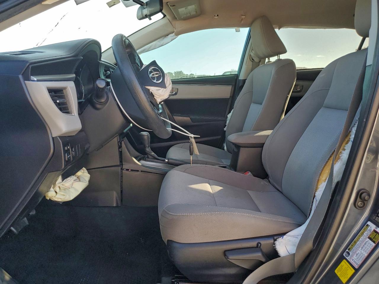 2015 TOYOTA COROLLA L photo 7