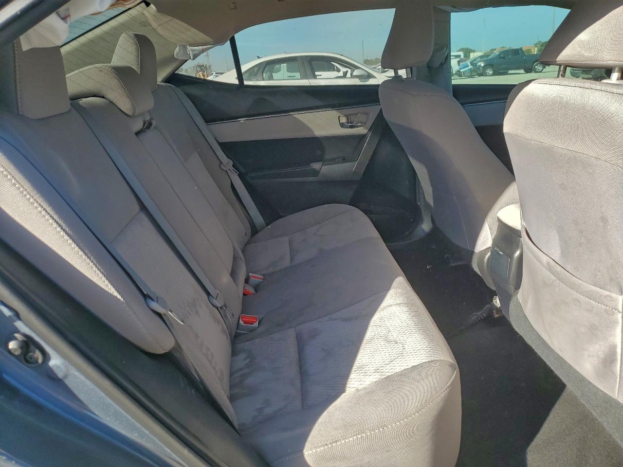 2015 TOYOTA COROLLA L photo 10