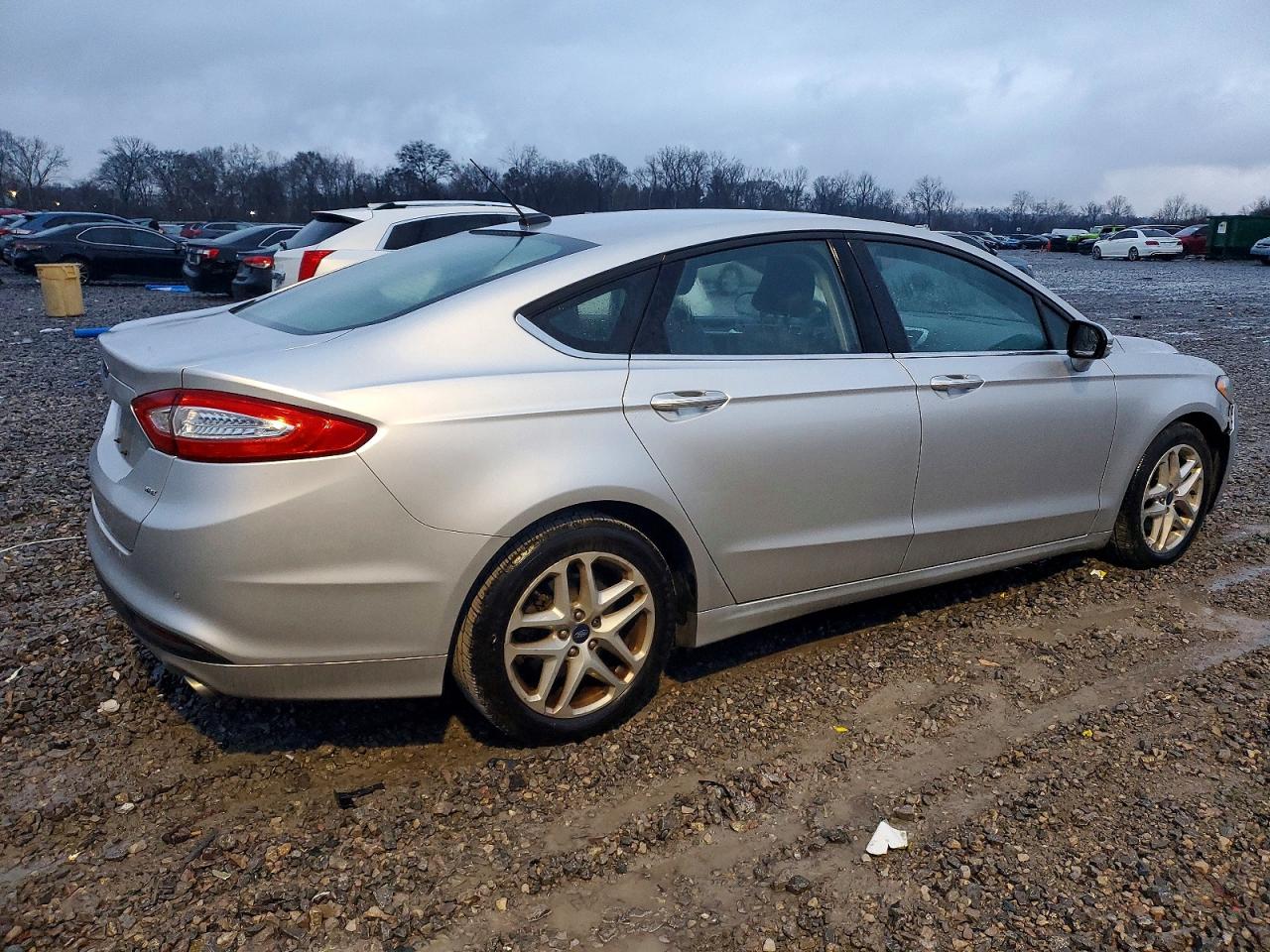 2015 FORD FUSION SE photo 3