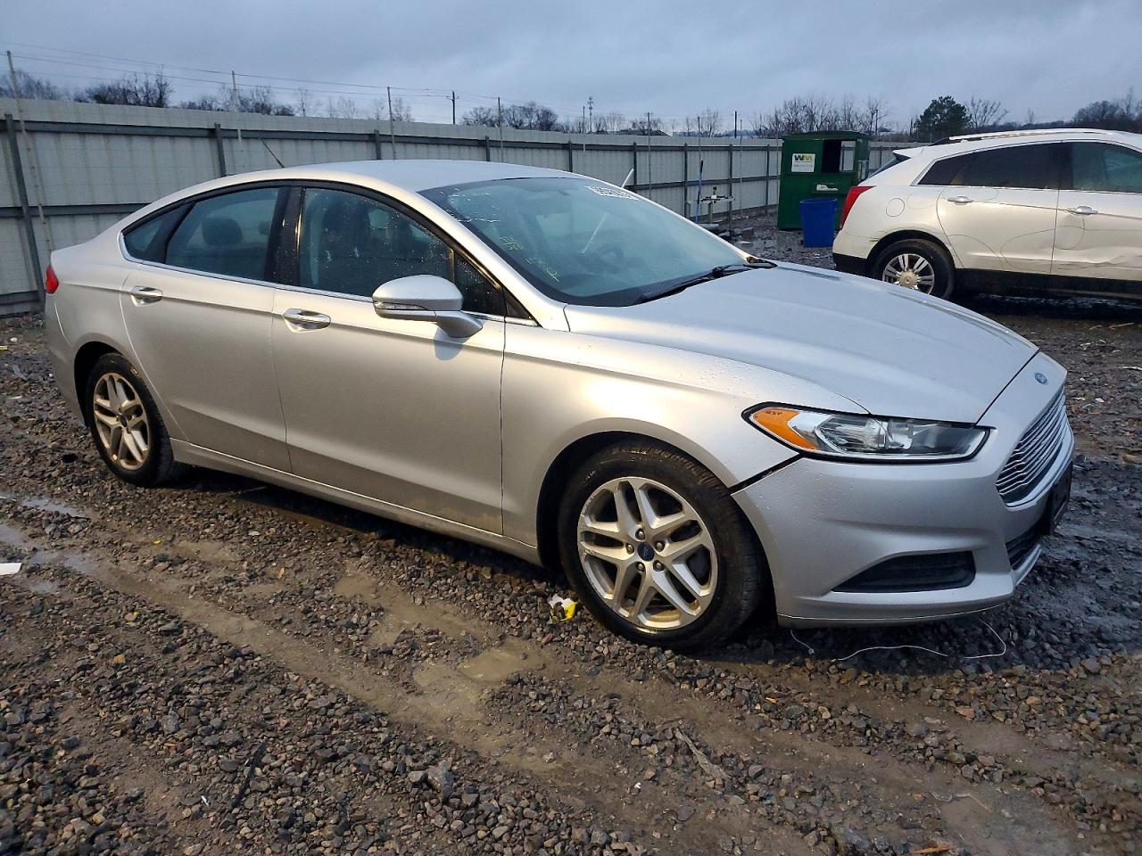 2015 FORD FUSION SE photo 4
