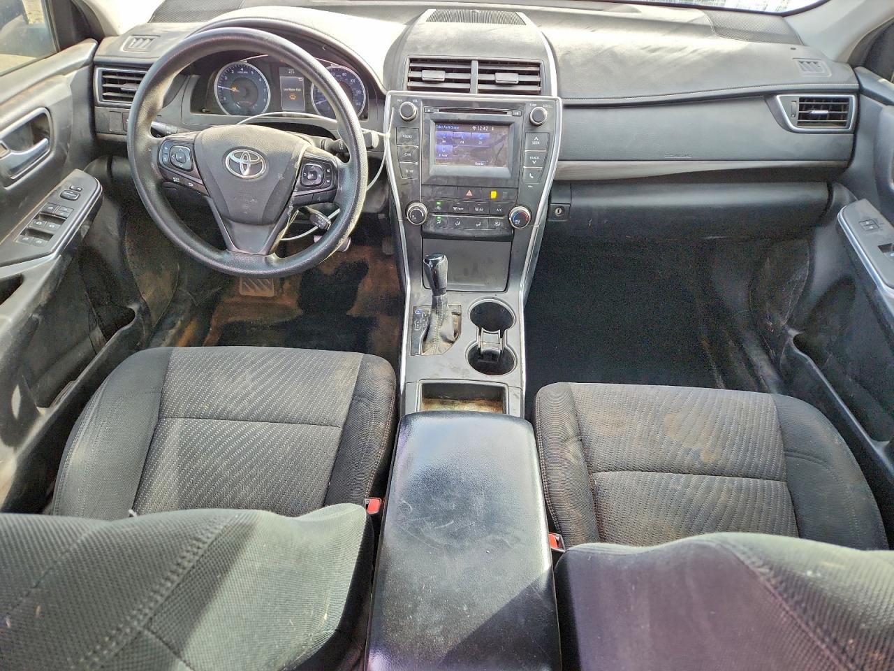 2017 TOYOTA CAMRY LE photo 8