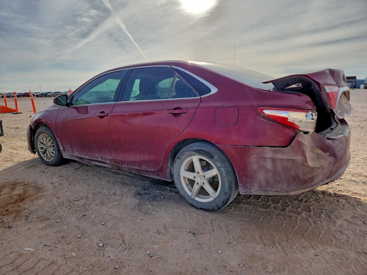 2017 TOYOTA CAMRY LE photo 2