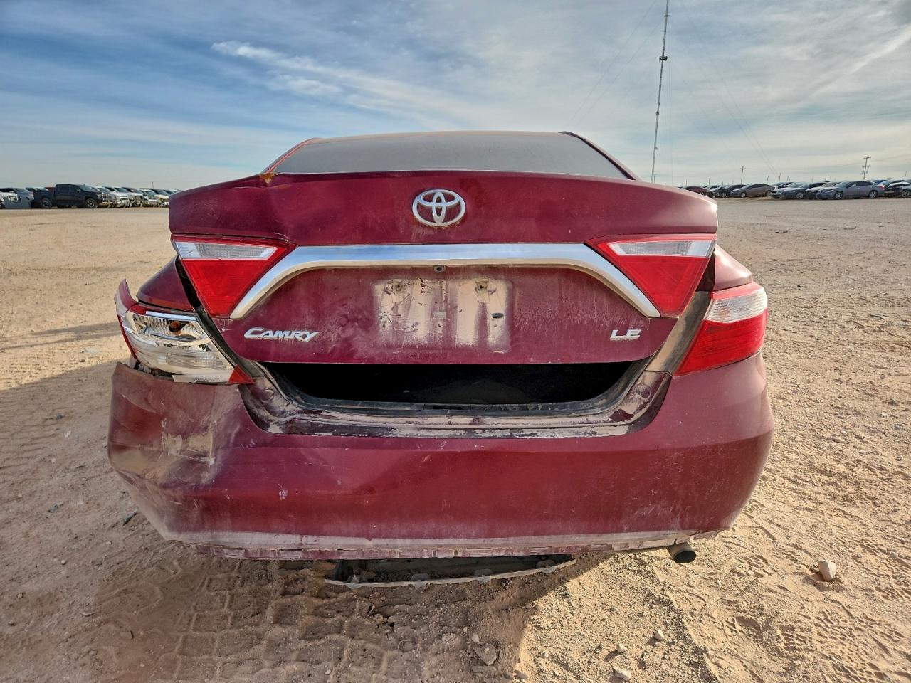 2017 TOYOTA CAMRY LE photo 6