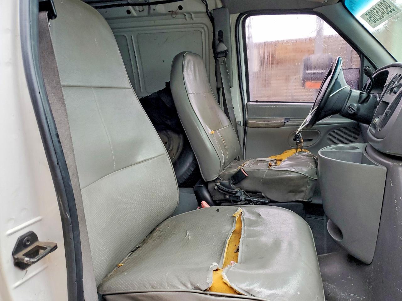 1999 FORD ECONOLINE E150 VAN photo 11