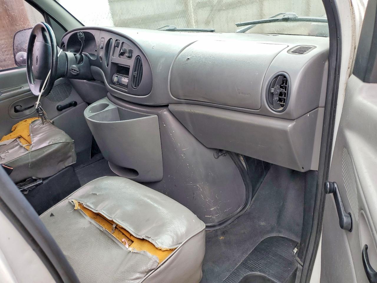 1999 FORD ECONOLINE E150 VAN photo 8