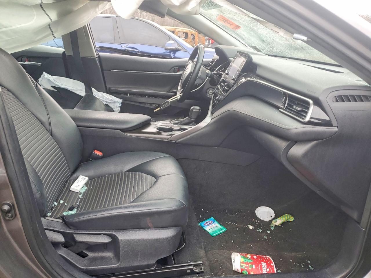 2022 TOYOTA CAMRY SE photo 13