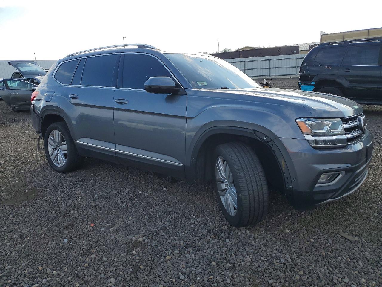 2018 VOLKSWAGEN ATLAS SEL PREMIUM photo 4