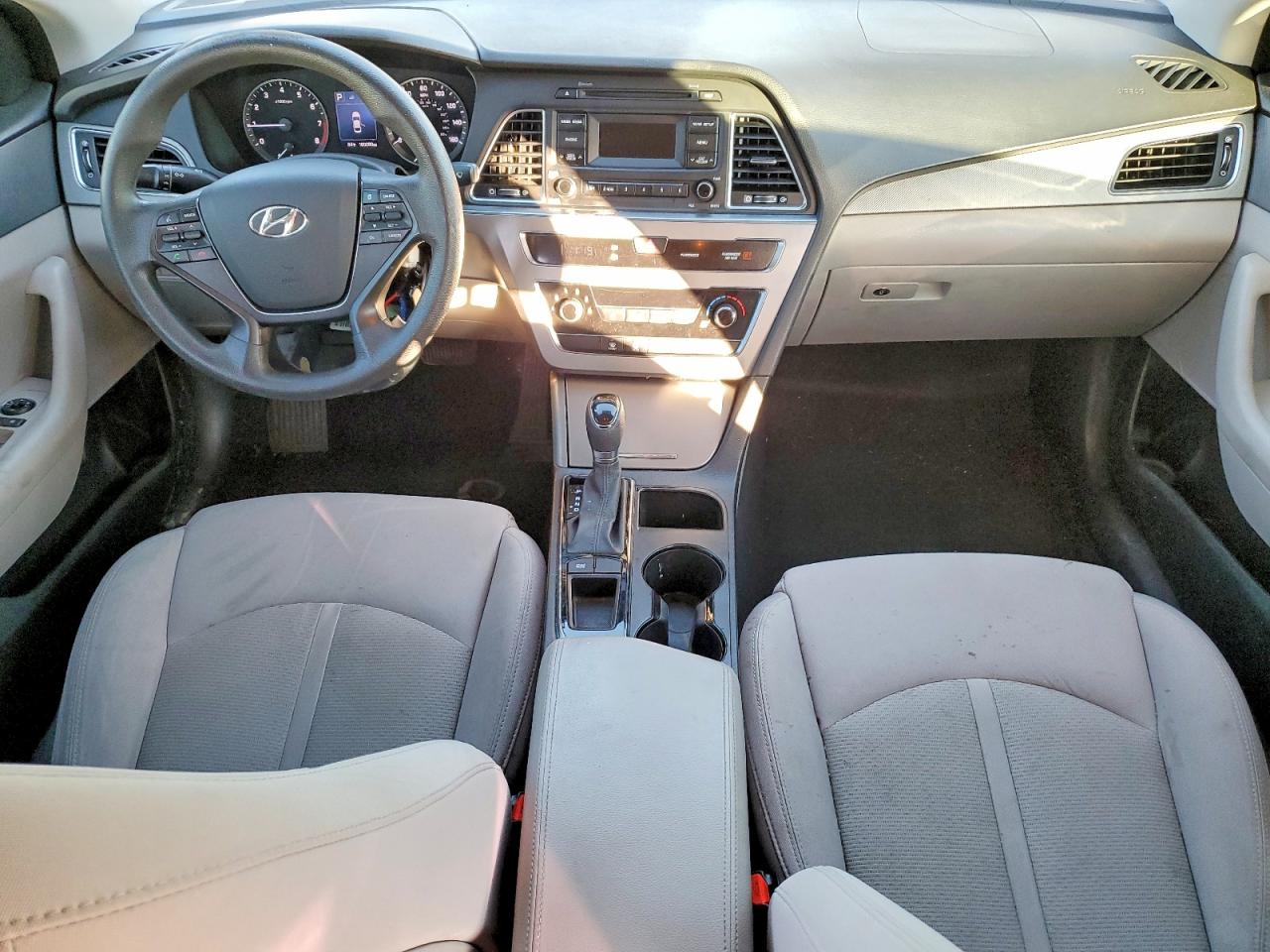 2015 HYUNDAI SONATA SE photo 8