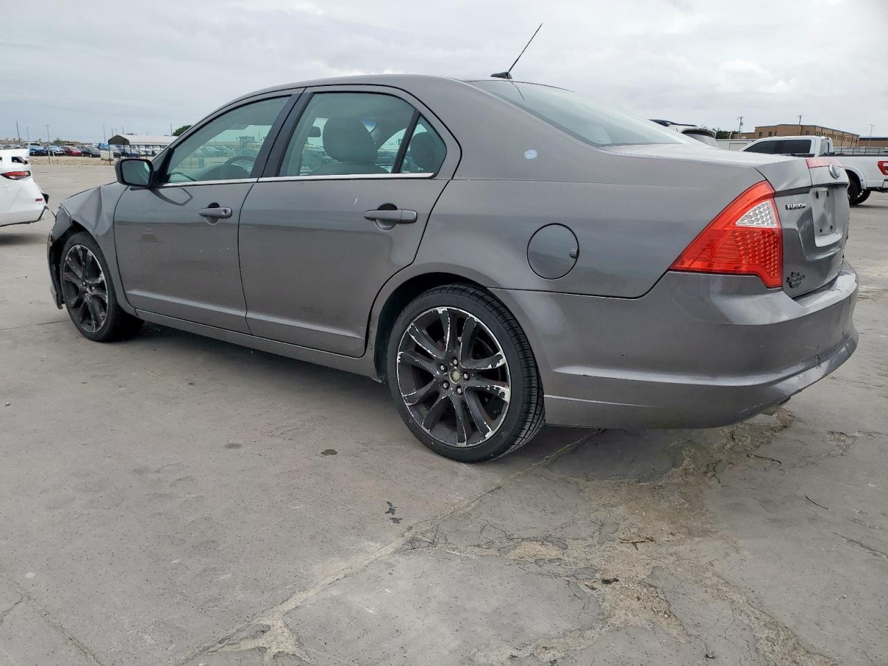 2011 FORD FUSION SE photo 2