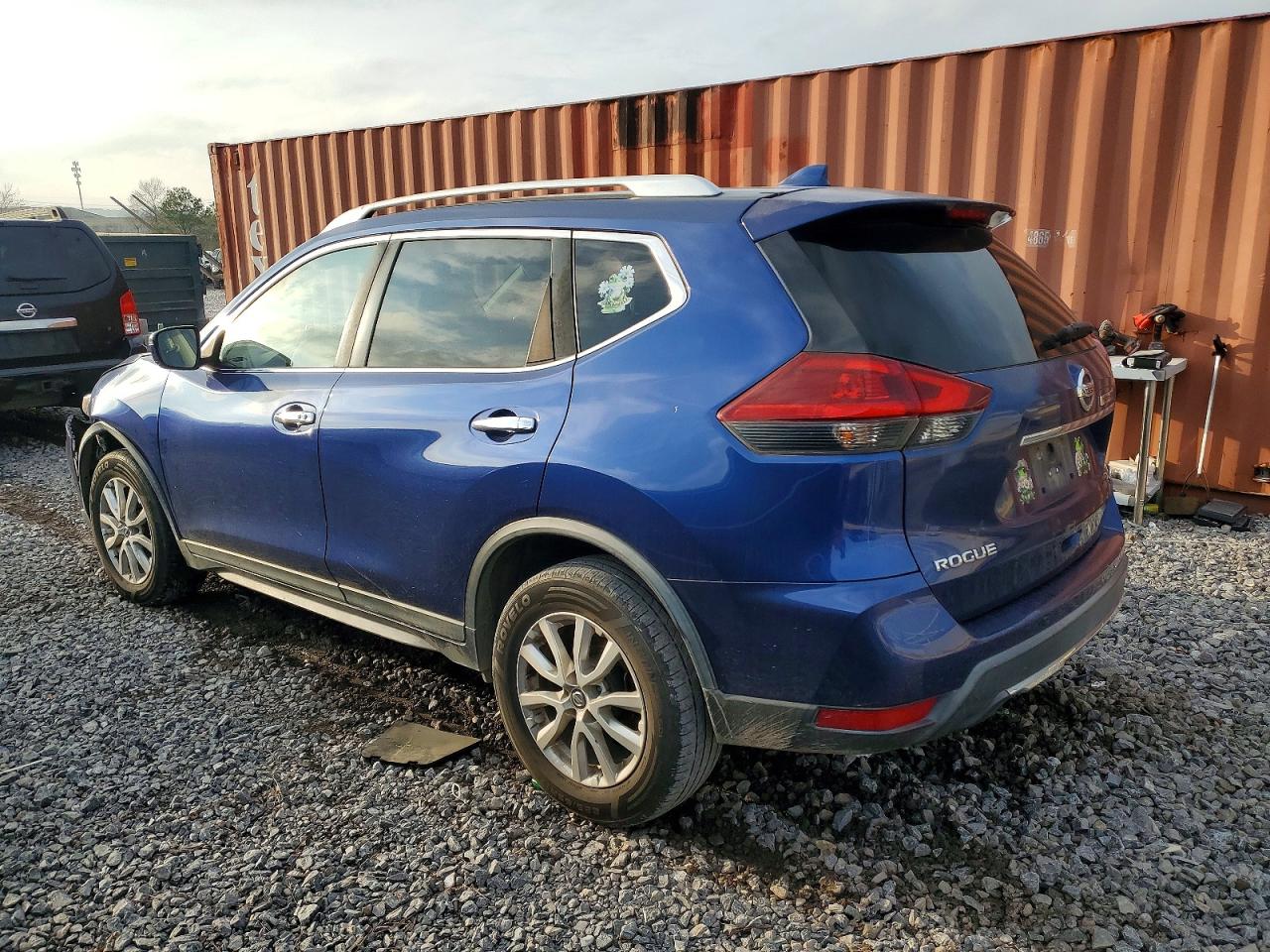 2018 NISSAN ROGUE S photo 2