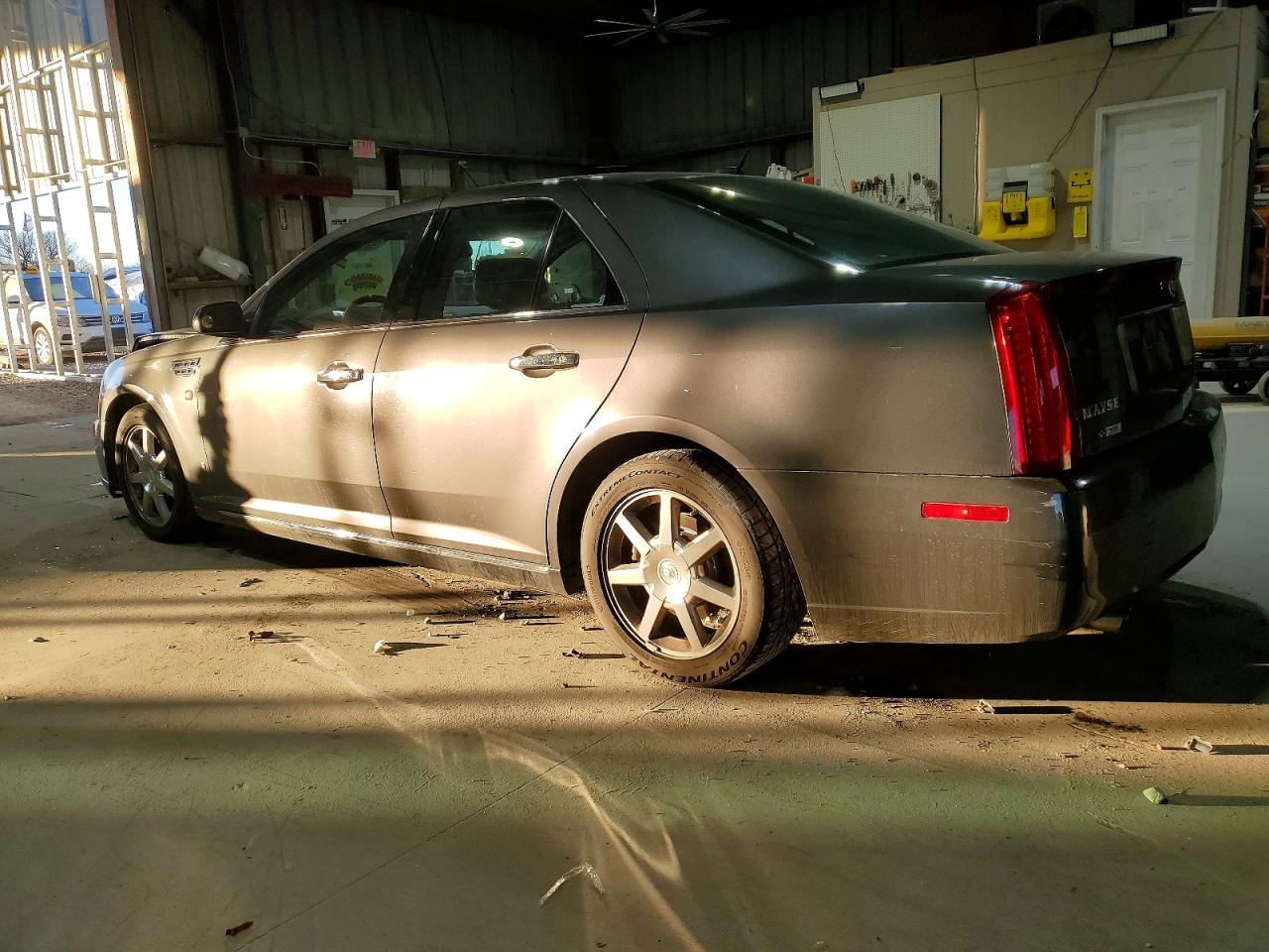 2008 CADILLAC STS photo 4