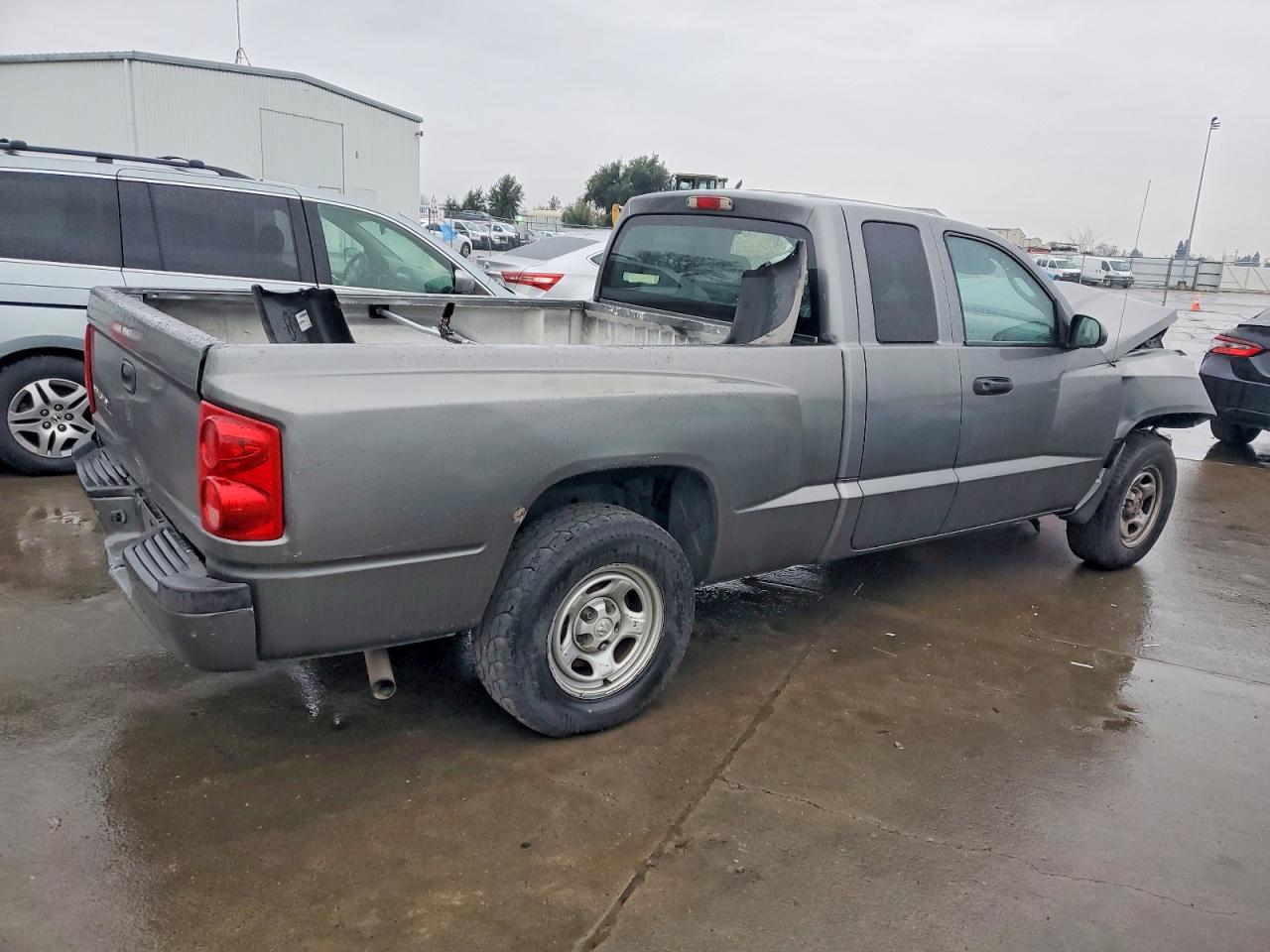 2005 DODGE DAKOTA ST photo 3