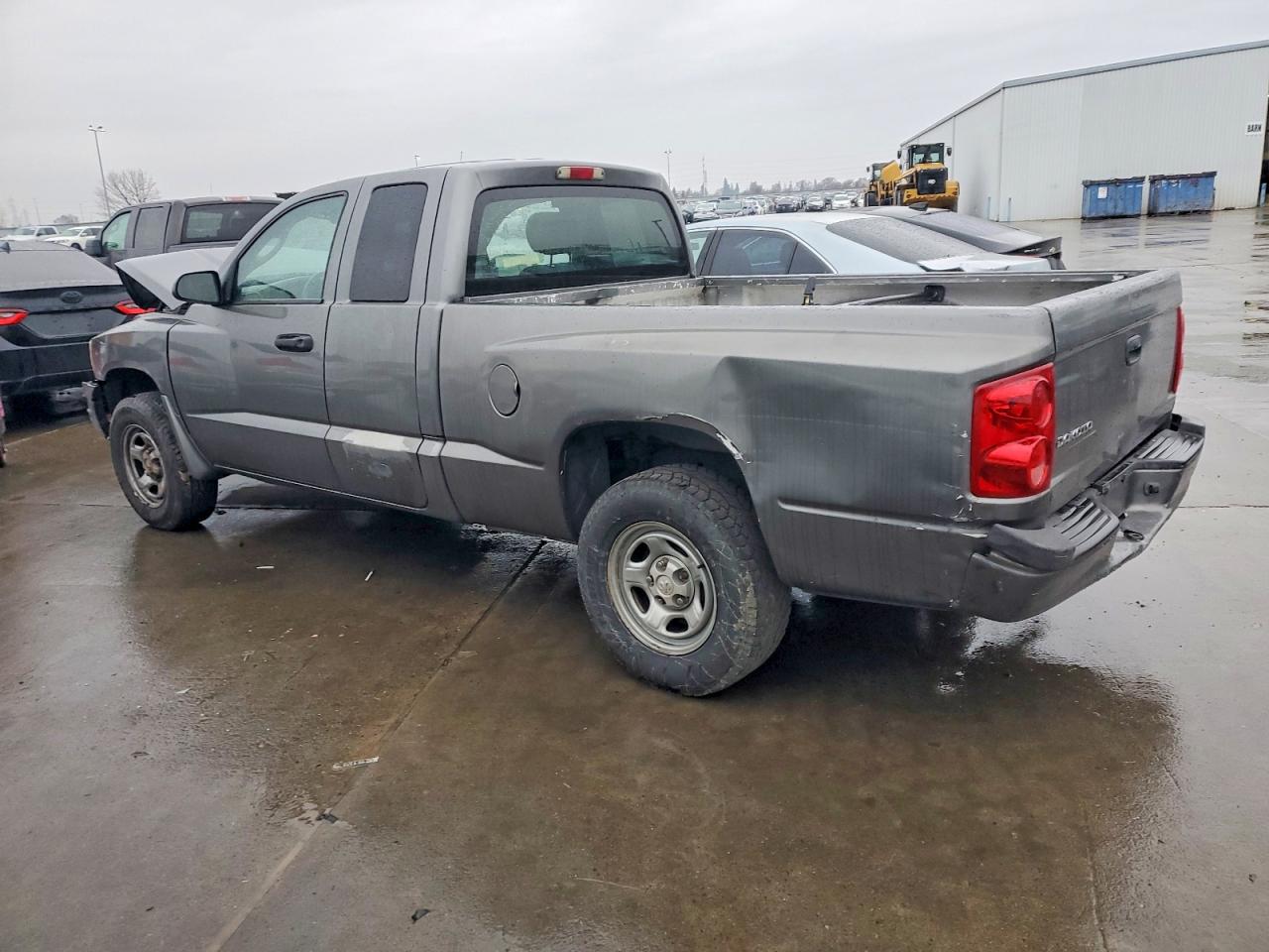 2005 DODGE DAKOTA ST photo 2