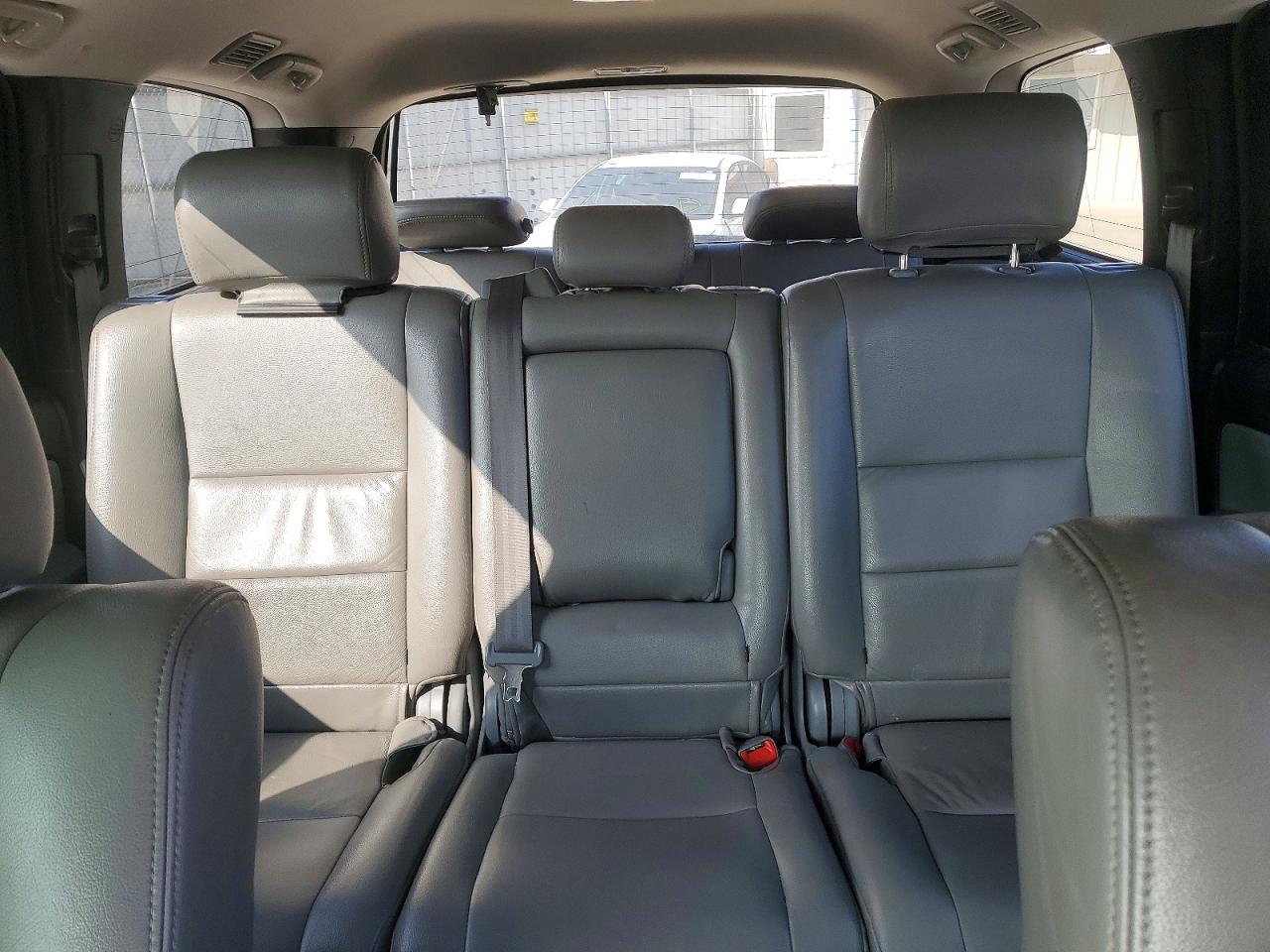 2016 TOYOTA SEQUOIA SR5 photo 10