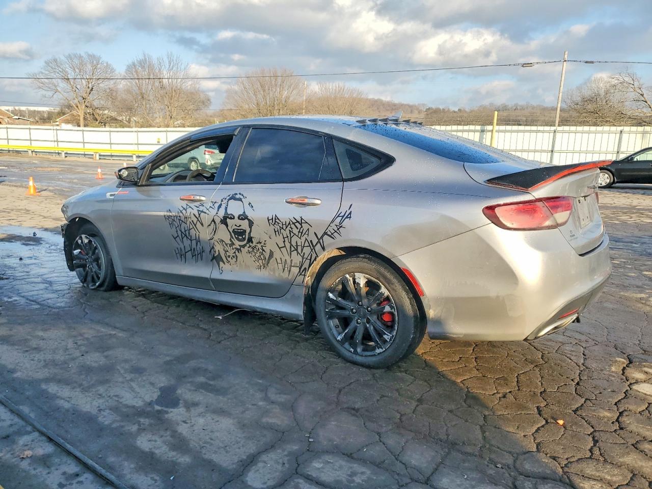 2015 CHRYSLER 200 S photo 2