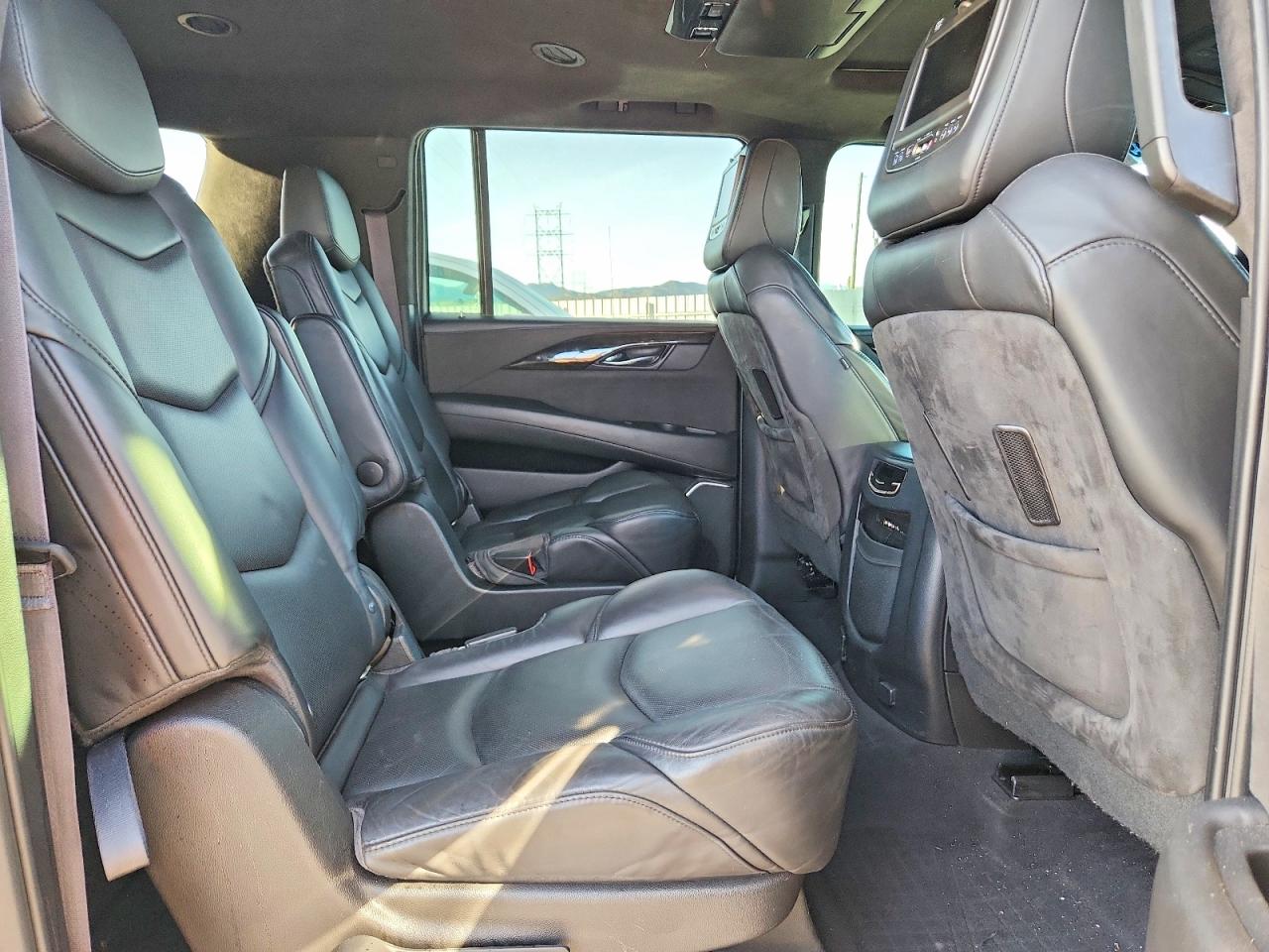 2016 CADILLAC ESCALADE ESV PLATINUM photo 11