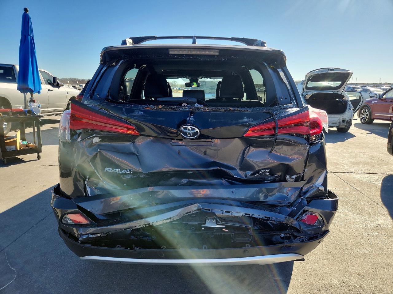 2016 TOYOTA RAV4 SE photo 6