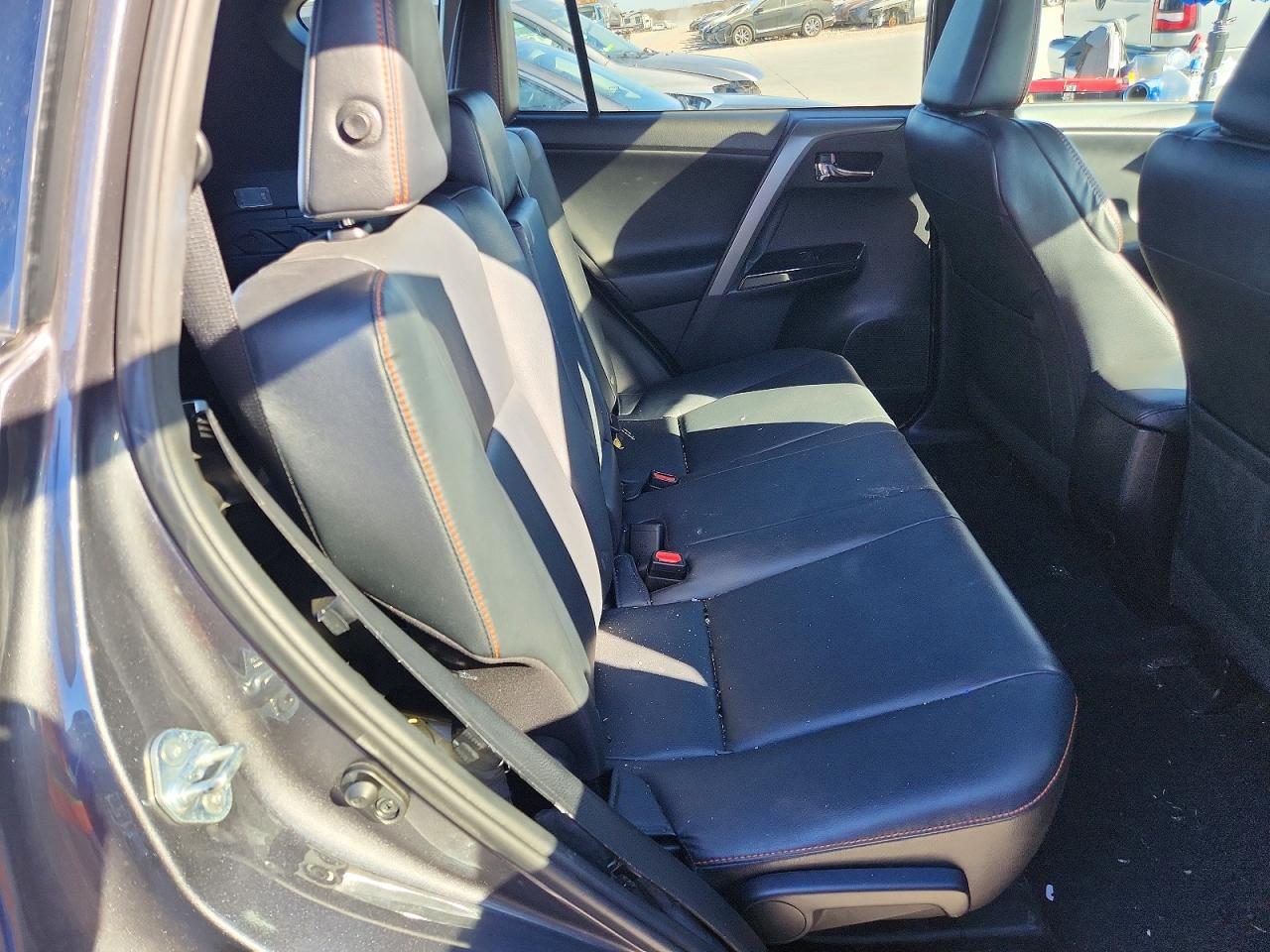 2016 TOYOTA RAV4 SE photo 10