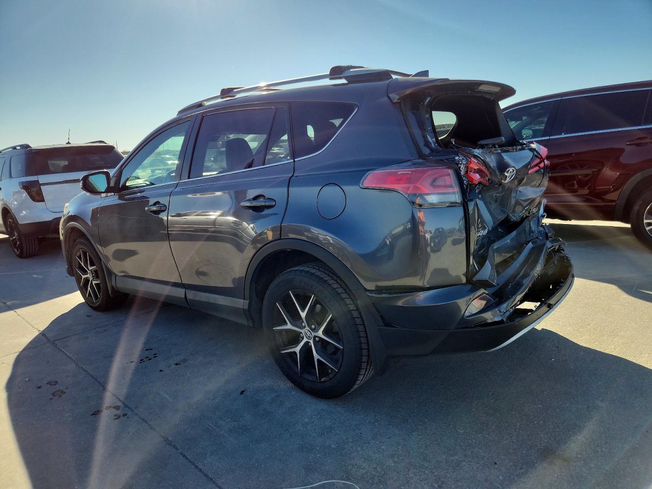 2016 TOYOTA RAV4 SE photo 2