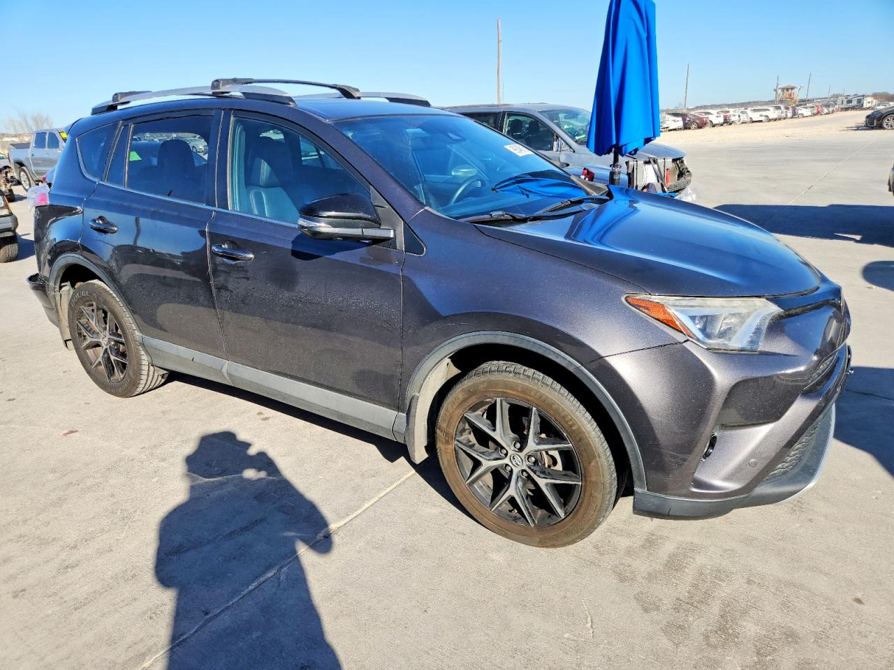 2016 TOYOTA RAV4 SE photo 4
