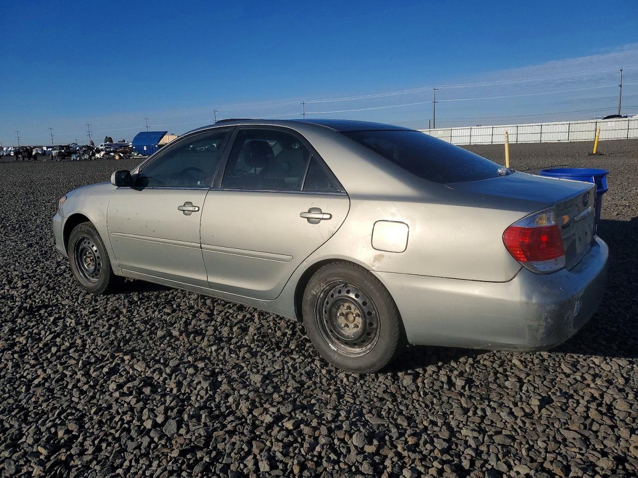 2006 TOYOTA CAMRY LE photo 2