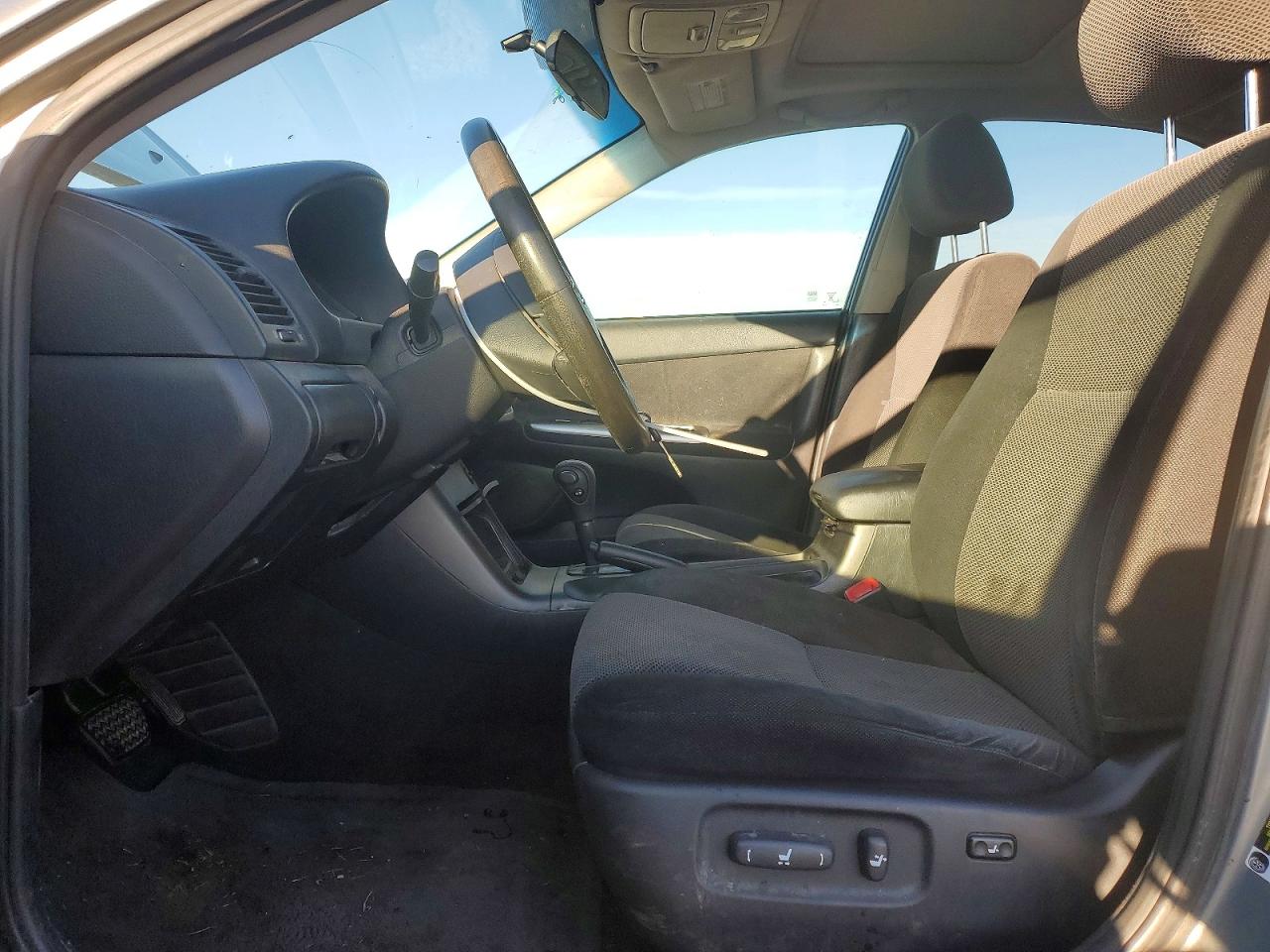 2006 TOYOTA CAMRY LE photo 7