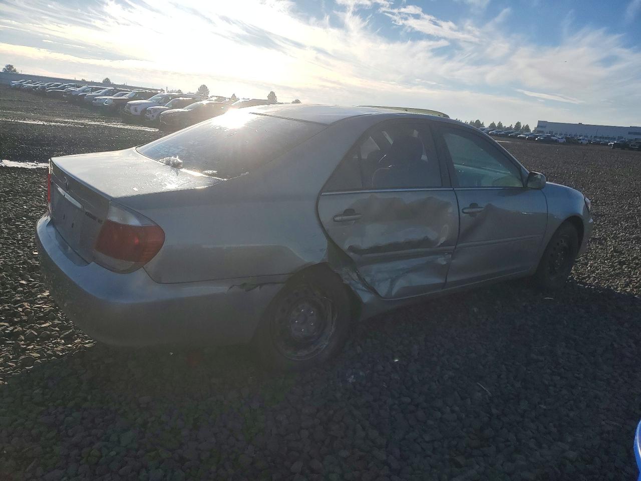 2006 TOYOTA CAMRY LE photo 3
