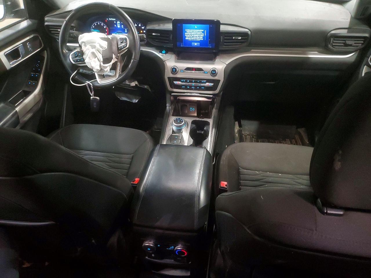 2020 FORD EXPLORER XLT photo 8