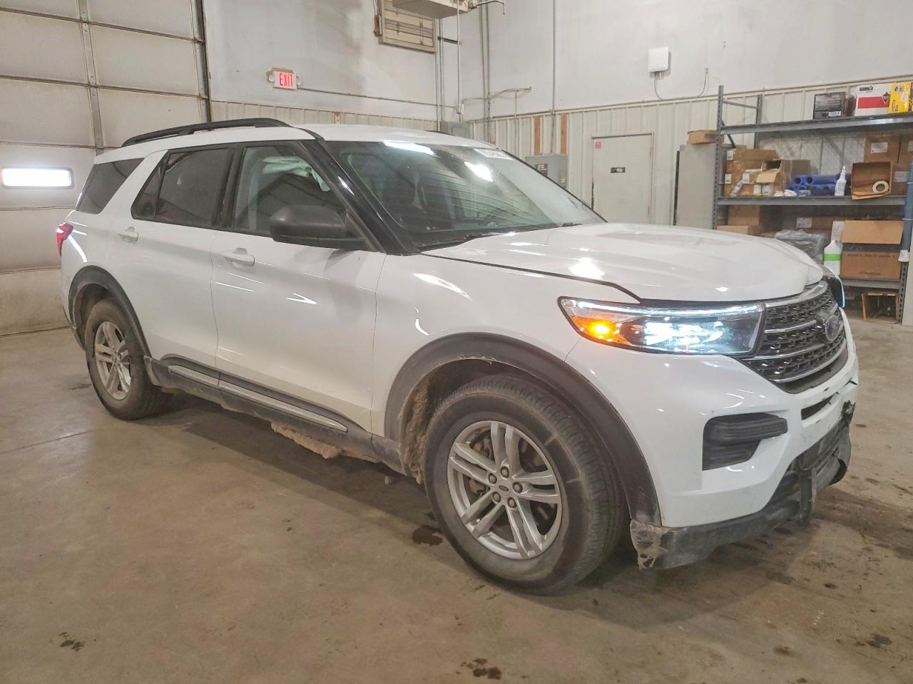 2020 FORD EXPLORER XLT photo 4