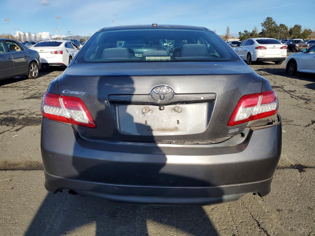 2010 TOYOTA CAMRY BASE photo 6