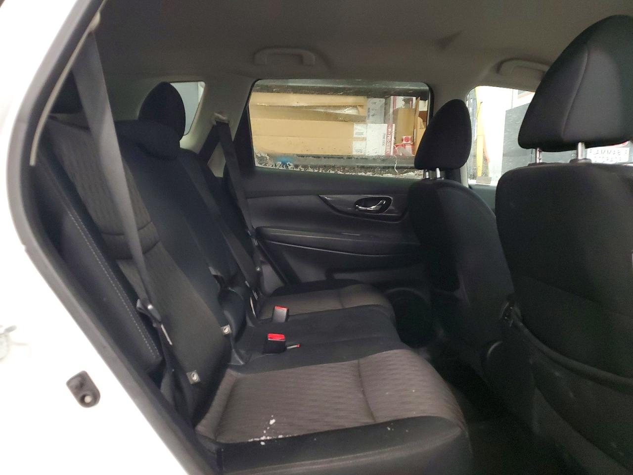 2017 NISSAN ROGUE SV photo 31