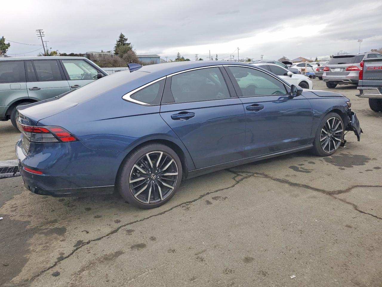 2025 HONDA ACCORD TOURING HYBRID photo 3