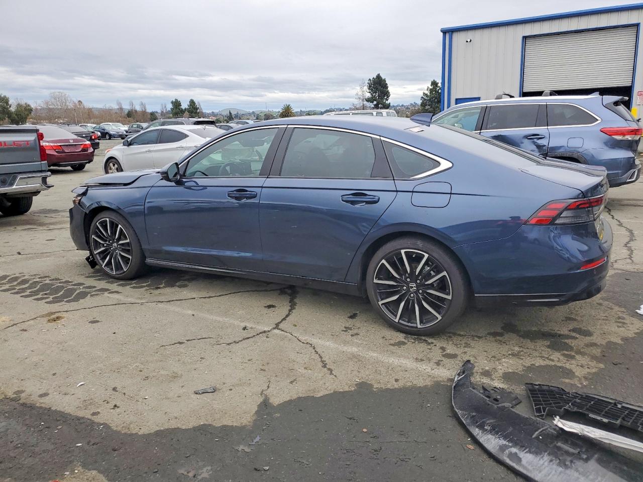 2025 HONDA ACCORD TOURING HYBRID photo 2