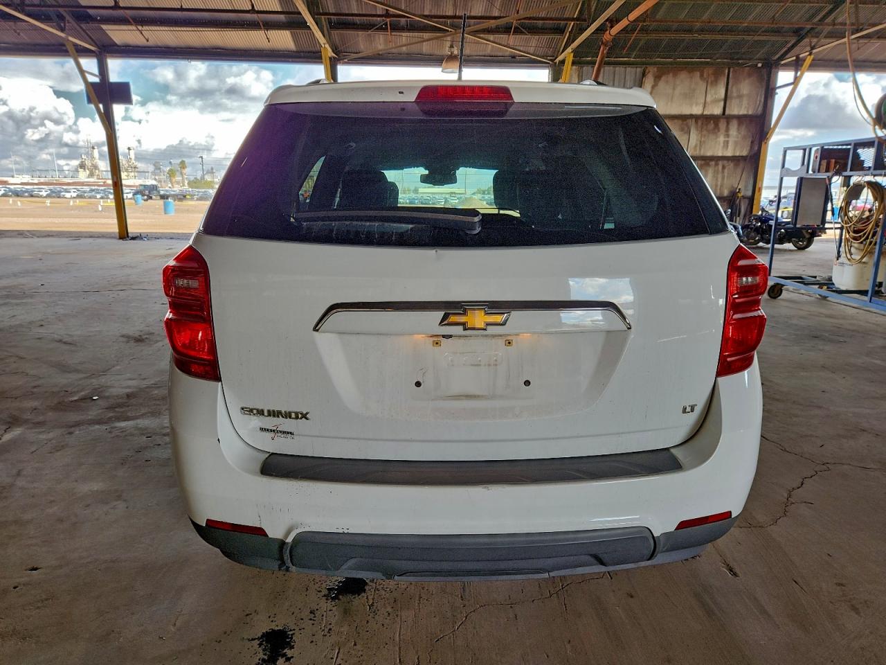 2017 CHEVROLET EQUINOX LT photo 6