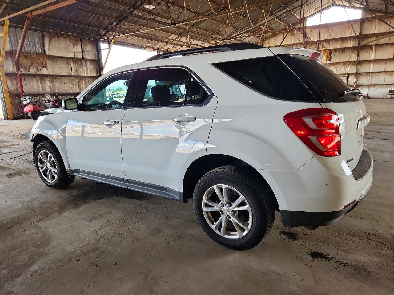 2017 CHEVROLET EQUINOX LT photo 2