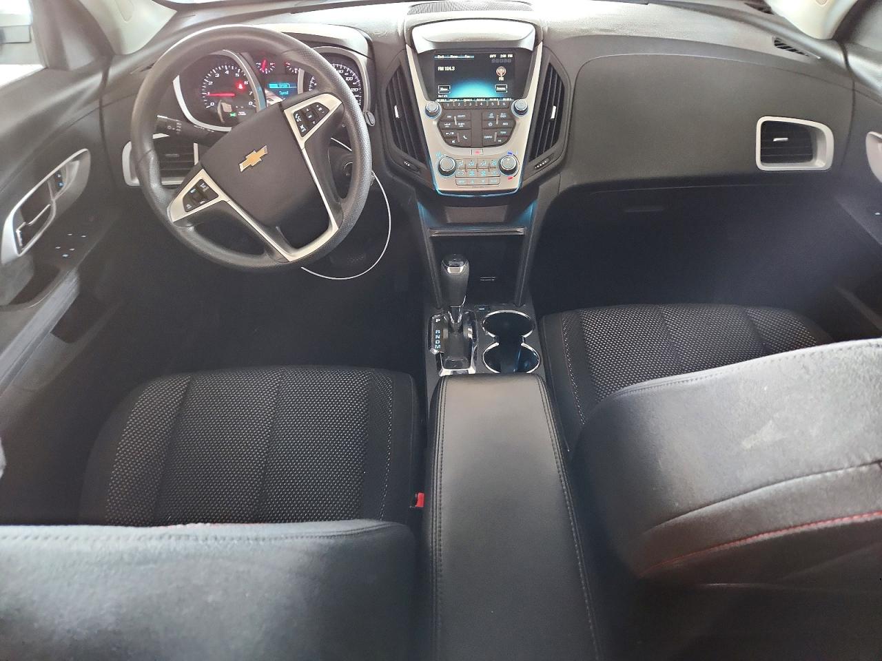 2017 CHEVROLET EQUINOX LT photo 8