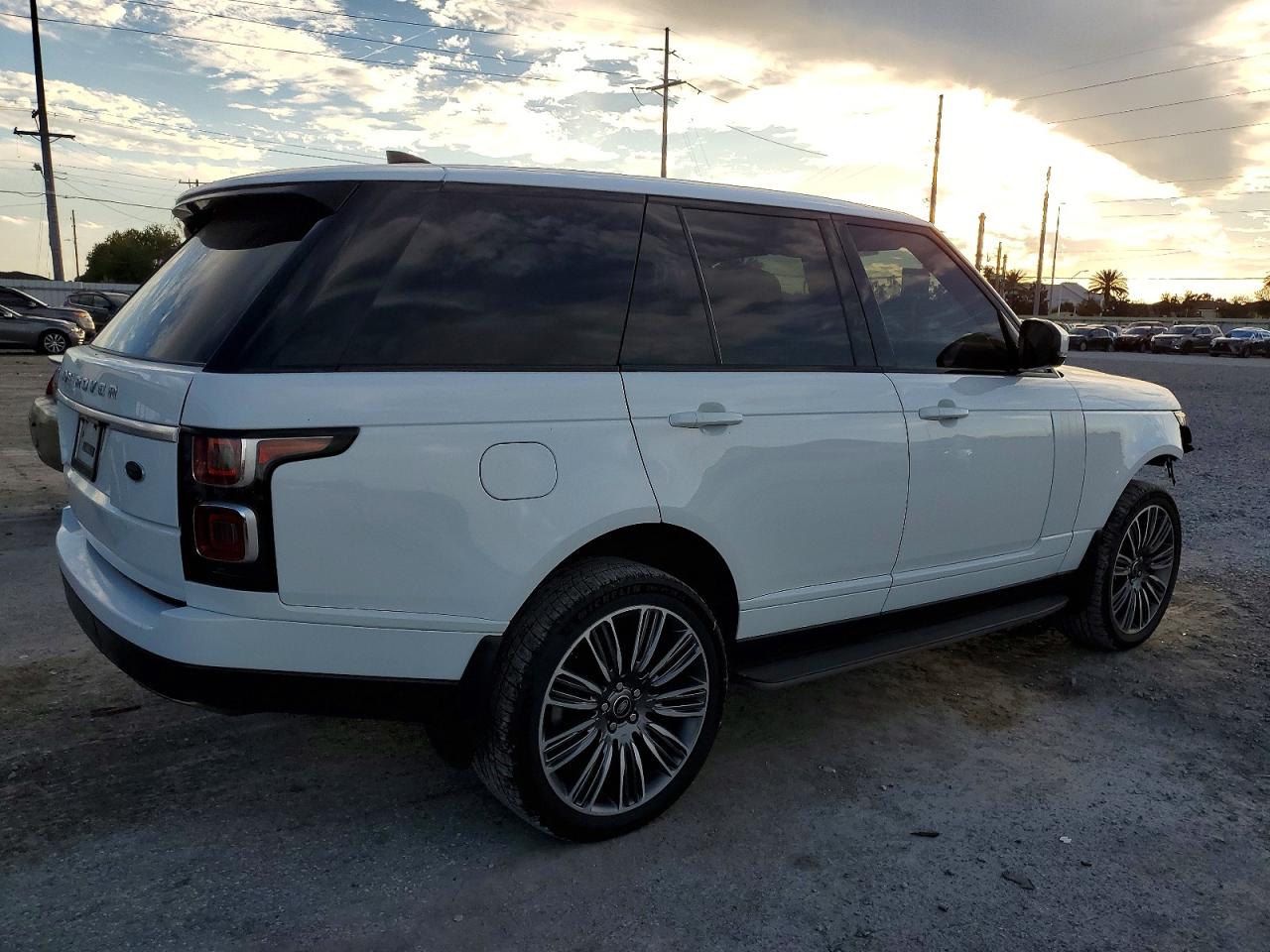 2019 LAND ROVER RANGE ROVER SUPERCHARGED photo 3