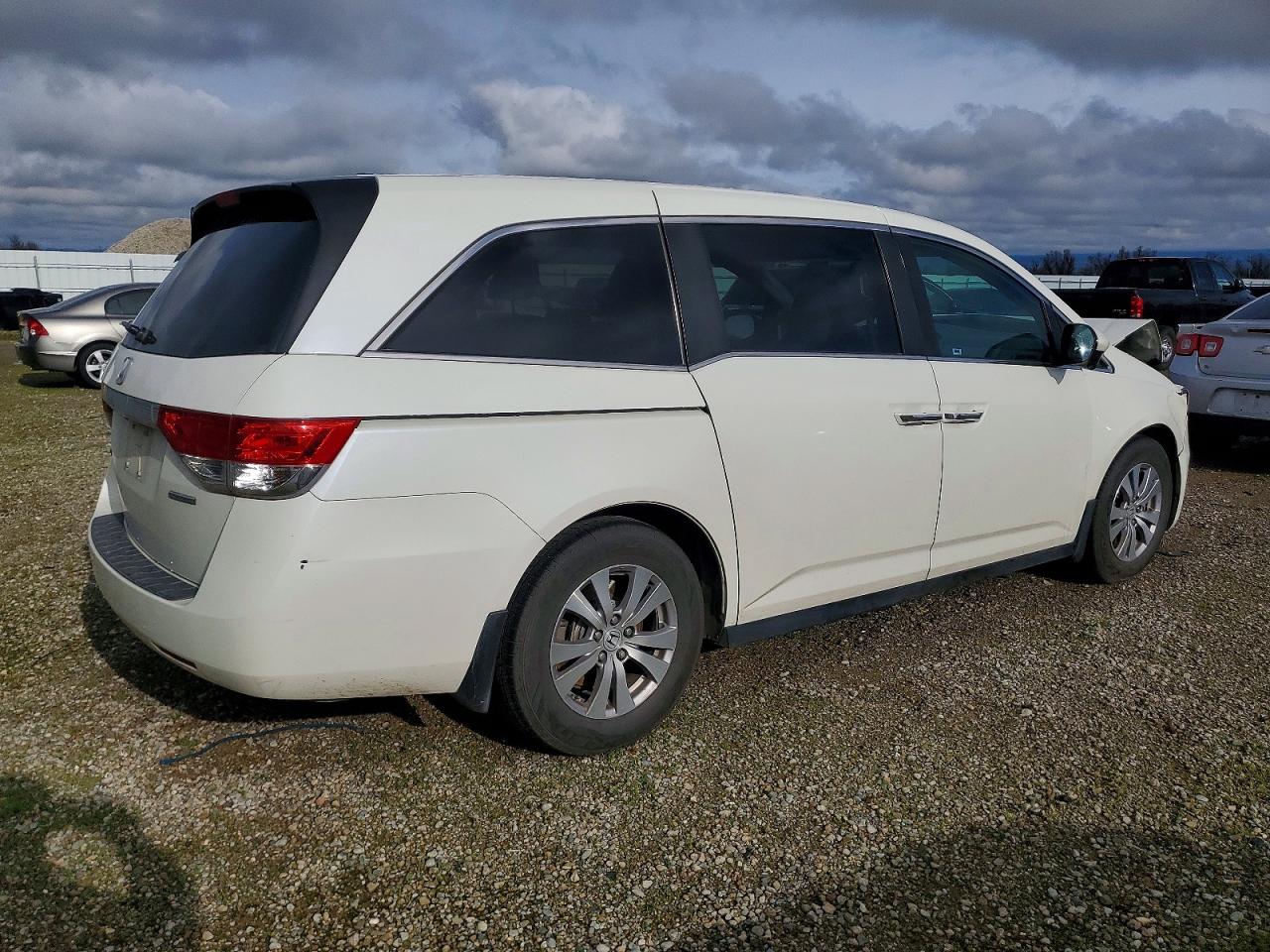 2016 HONDA ODYSSEY SE photo 3