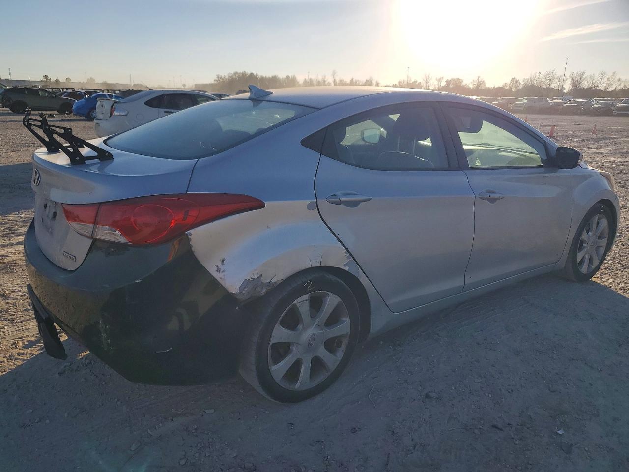 2013 HYUNDAI ELANTRA GLS photo 3
