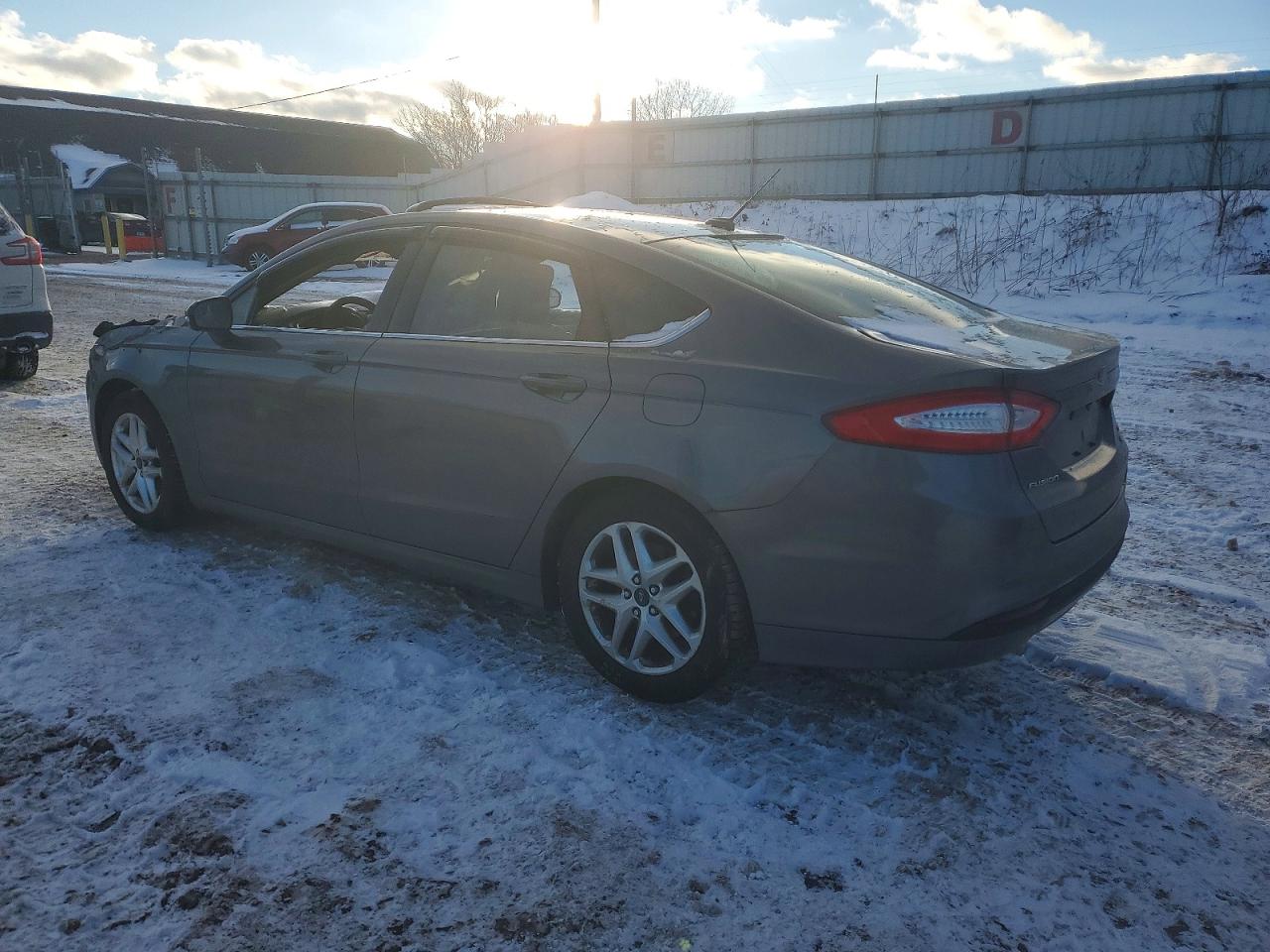 2013 FORD FUSION SE photo 2