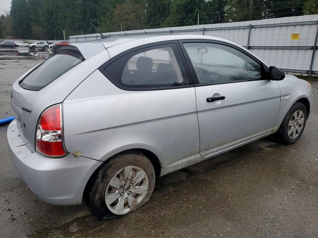 2009 HYUNDAI ACCENT GS photo 3