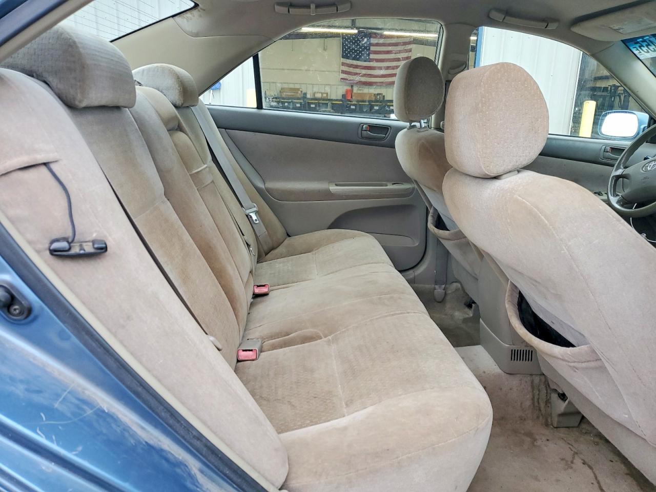 2004 TOYOTA CAMRY LE photo 10