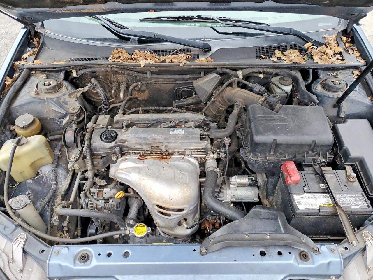 2004 TOYOTA CAMRY LE photo 11