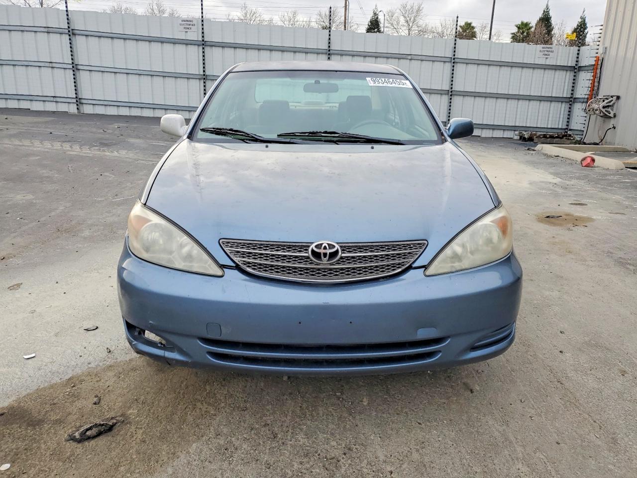 2004 TOYOTA CAMRY LE photo 5