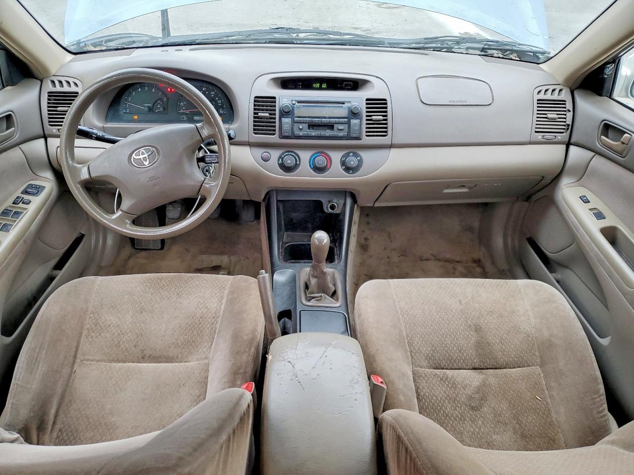 2004 TOYOTA CAMRY LE photo 8