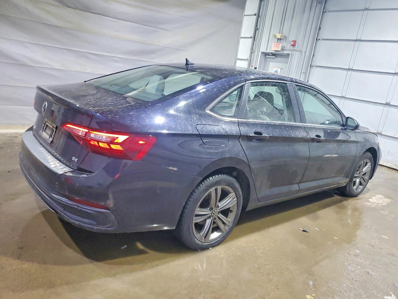 2023 VOLKSWAGEN JETTA SE photo 3