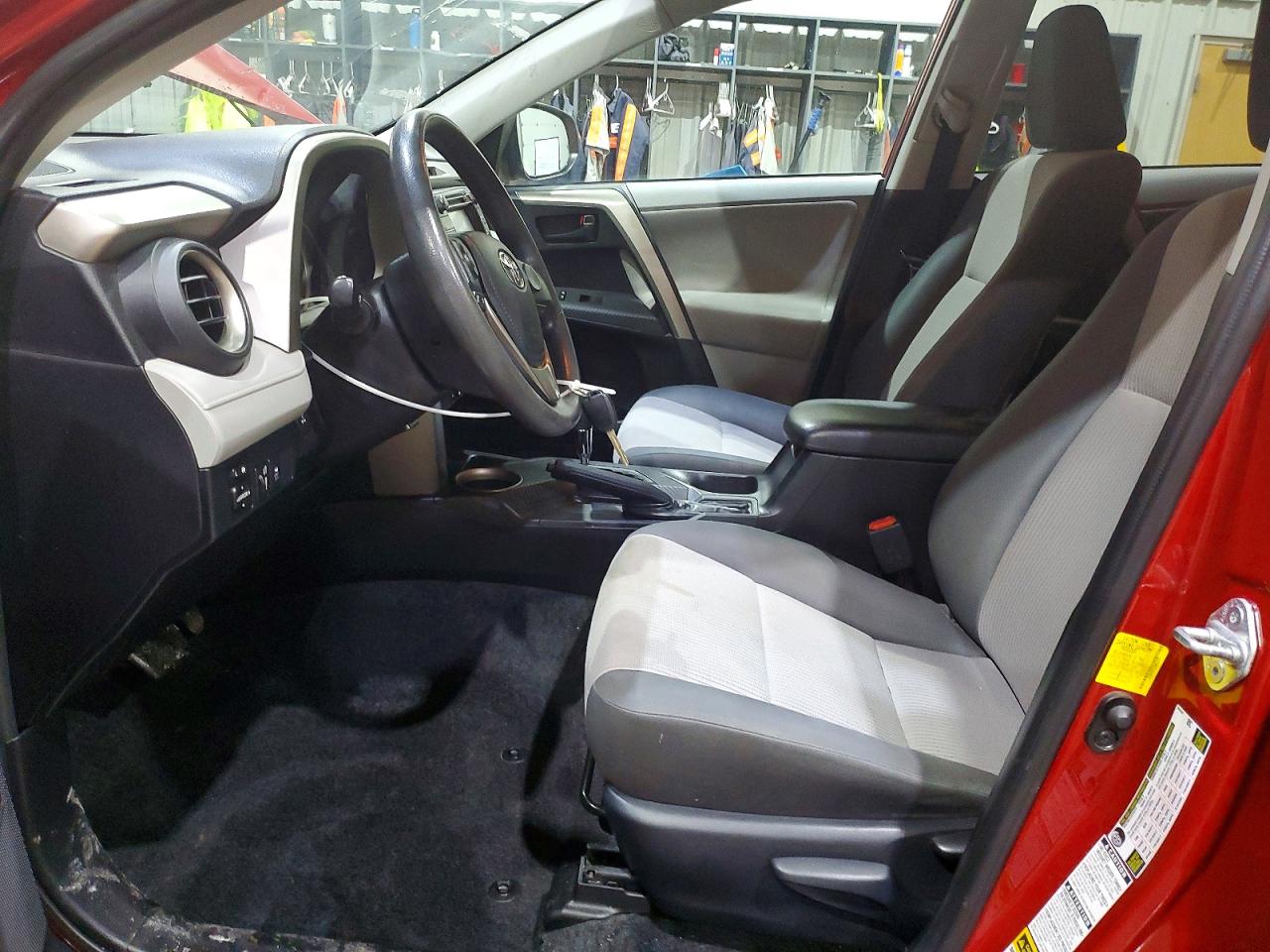 2013 TOYOTA RAV4 LE photo 7