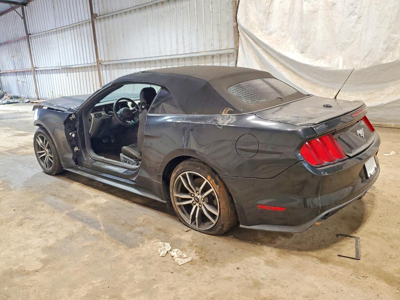 2016 FORD MUSTANG photo 2