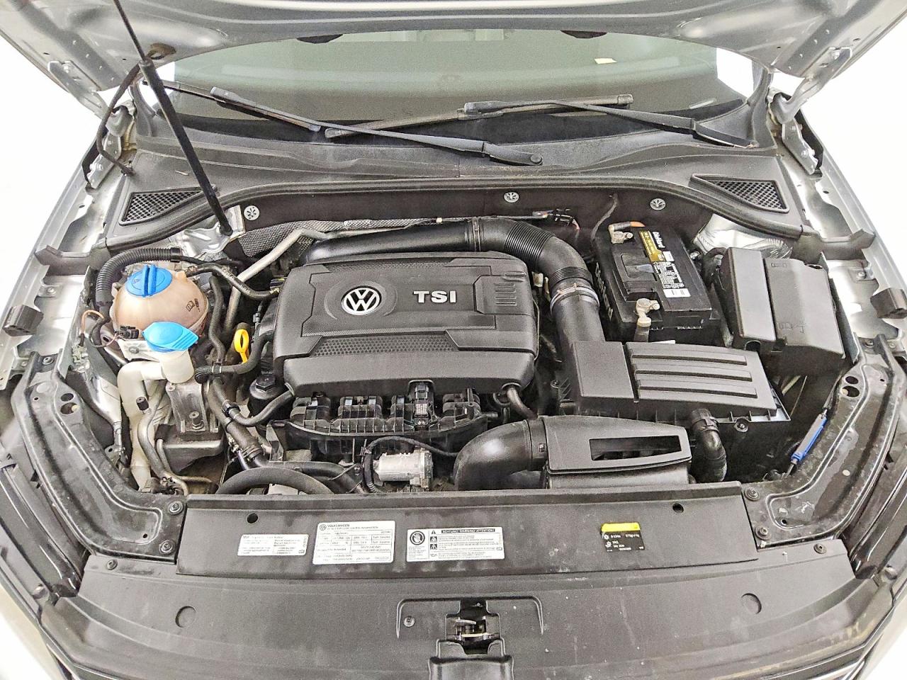 2017 VOLKSWAGEN PASSAT SE photo 11